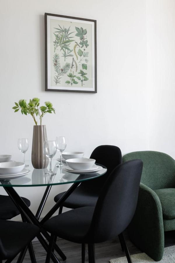 Newly Renovated Apartments In Liverpool - Extended Stay Buitenkant foto