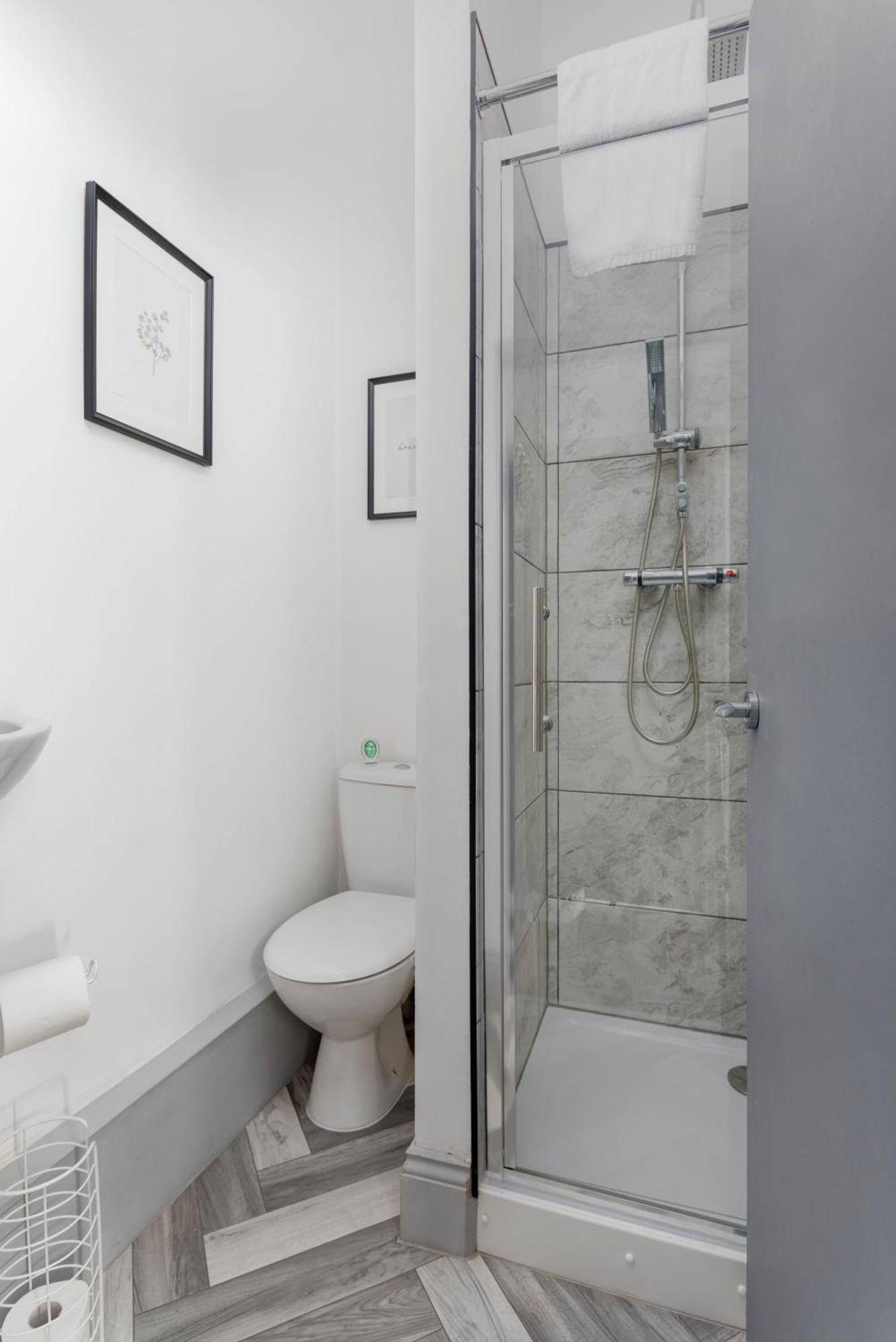 Newly Renovated Apartments In Liverpool - Extended Stay Buitenkant foto